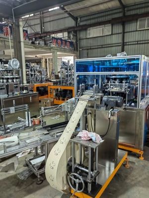 Única tampa do copo de papel da água da camada que faz a máquina a perfuração automática