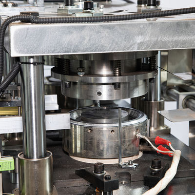 5--Um retângulo redondo Tray Making Machine High Performance de papel de 12 polegadas